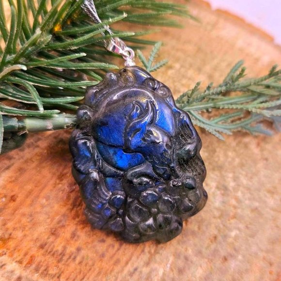 Beautiful Nature Labradorite Nine Tails Fox Cherry Blossom Pendant Necklace - Picture 8 of 10